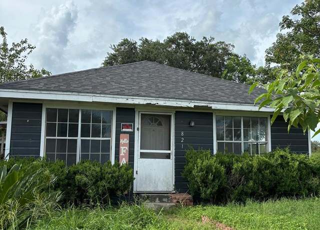 Property at 821 Virginia Ave, La Feria, TX 78559, 2 beds, 2 baths