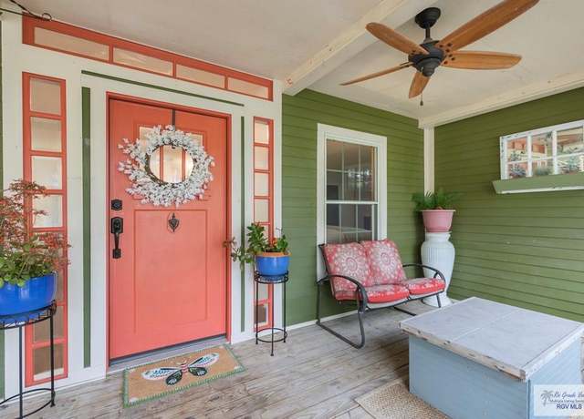 Property at 701 S Parker Rd, La Feria, TX 78559, 3 beds, 4 baths