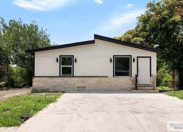 Property at 136 Garden St, Brownsville, TX 78520, 5 beds, 2 baths