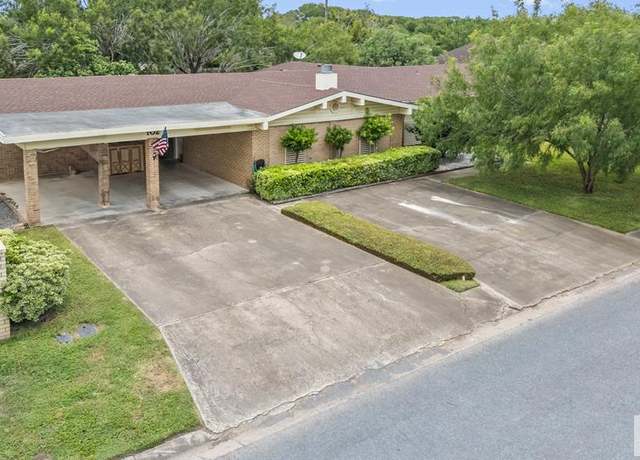 Property at 102 Resaca Dr, Los Fresnos, TX 78566, 4 beds, 3 baths