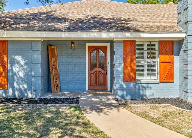 Property at 3202 Ridgecrest Ln, San Angelo, TX 76904, 3 beds, 2 baths