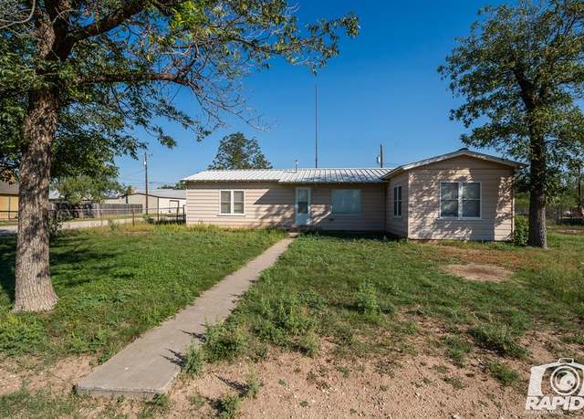Property at 18 8th St, Sterling City, TX 76951, 3 beds, 2 baths