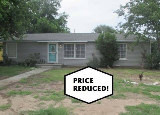 Property at 411 Sellers St, San Angelo, TX 76903, 3 beds, 2 baths