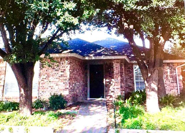 Property at 4553 Shingle Oak Ln, San Angelo, TX 76904, 2 beds, 2 baths