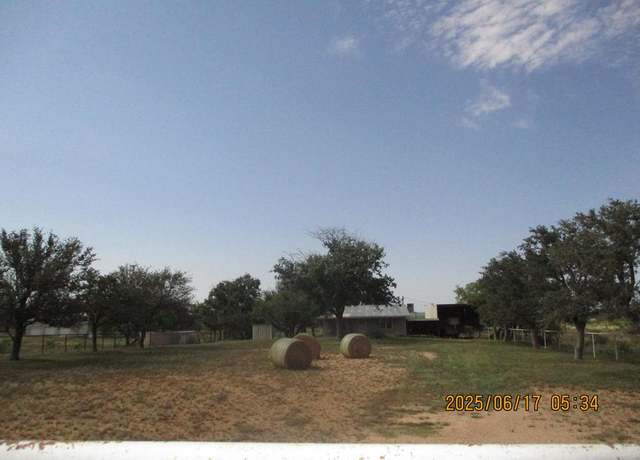 Property at 420 Juniper Rd, Bronte, TX 76933, 3 beds, 2 baths