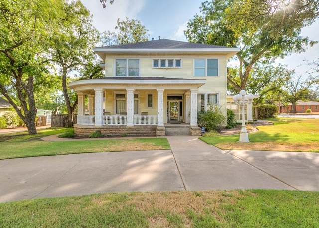 Property at 307 N 8th St, Ballinger, TX 76821, 5 beds, 3 baths