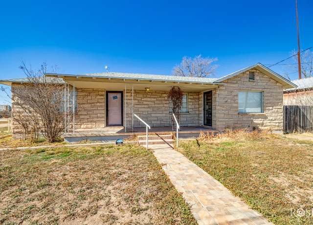 Property at 908, 910 Ave G, Ozona, TX 76943, 3 beds, 1 bath