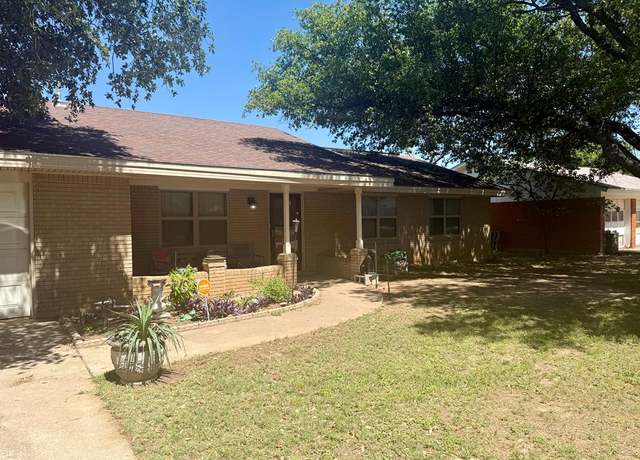 Property at 1626 Catalina Dr, San Angelo, TX 76901, 4 beds, 2 baths