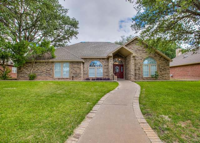 Property at 3118 Grandview Dr, San Angelo, TX 76904, 3 beds, 2.5 baths