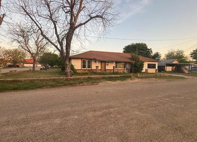 Property at 1200 N 10th St, Ballinger, TX 76821, 3 beds, 1 bath