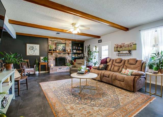 Property at 105 Sargent Ave, Ballinger, TX 76821, 3 beds, 2 baths