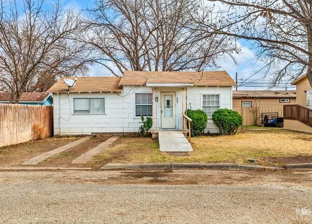 Property at 805 Mesquite Ave, Sonora, TX 76950, 3 beds, 2 baths