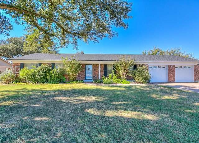 Property at 40 Sierra Camino, Ballinger, TX 76821, 4 beds, 3 baths