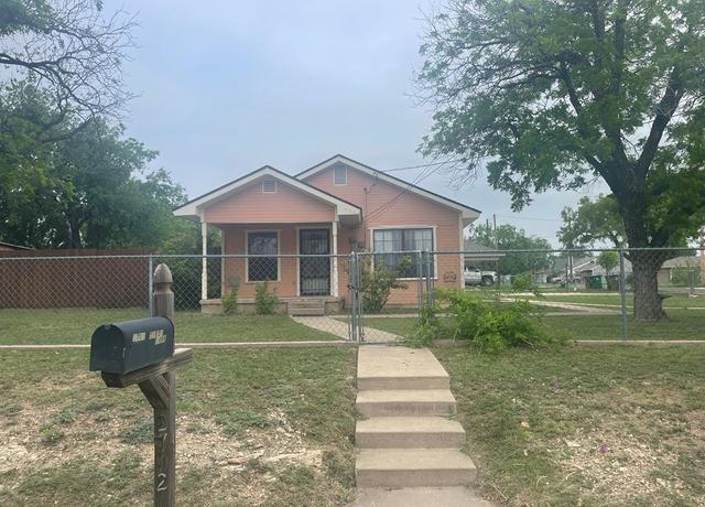 Property at 2702 Forest Park Ave, San Angelo, TX 76901, 3 beds, 2 baths