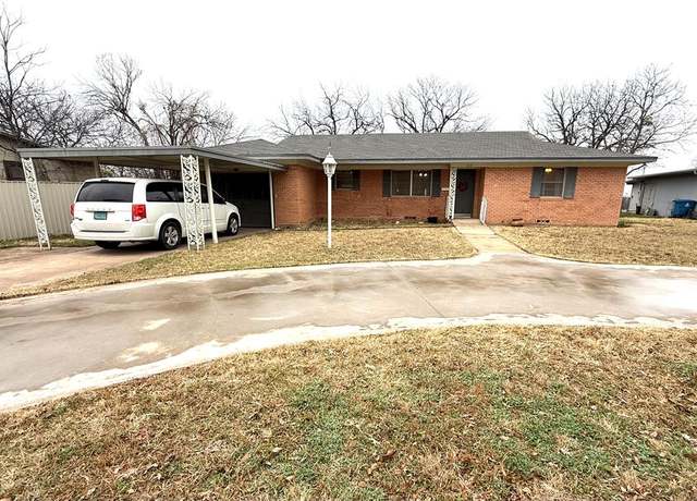 Property at 608 Mccarver Dr, Ballinger, TX 76821, 3 beds, 2 baths