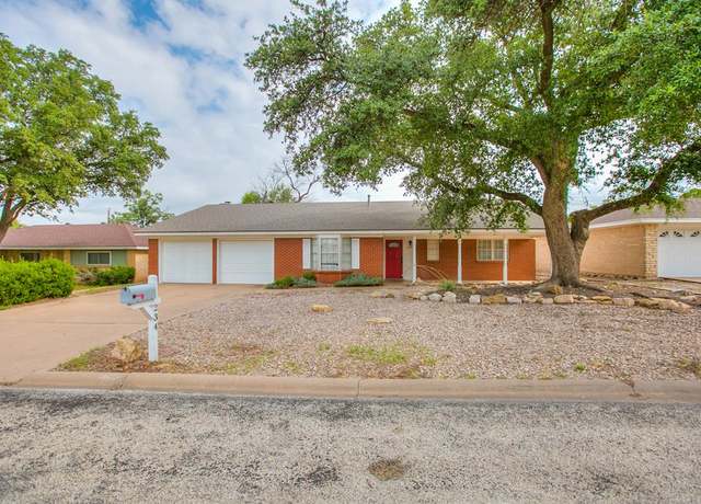Property at 234 Edgewood Dr, San Angelo, TX 76903, 3 beds, 2 baths