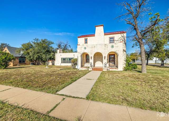 Property at 2318 Dallas St, San Angelo, TX 76901, 3 beds, 3 baths