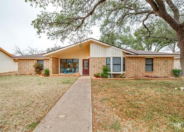 Property at 3722 Threeawn Trl, San Angelo, TX 76904, 3 beds, 2 baths