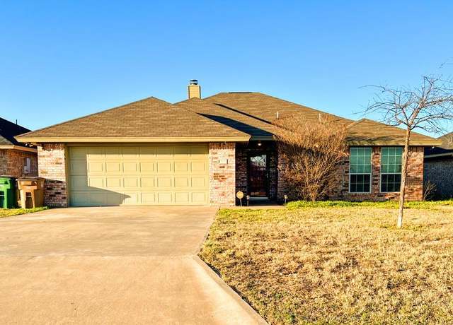 Property at 2917 Mcgill Blvd, San Angelo, TX 76905, 3 beds, 2 baths