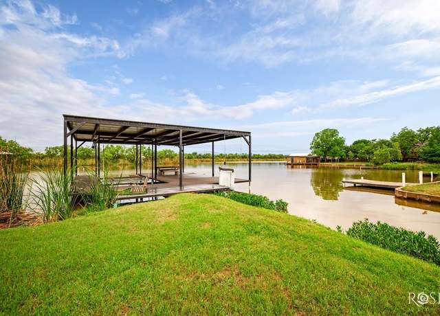 Property at 3237 Red Bluff Rd W, San Angelo, TX 76904, 3 beds, 2.5 baths