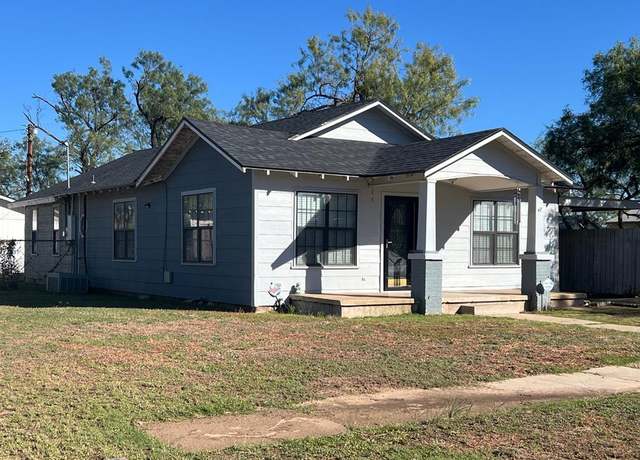 Property at 902 17th St, San Angelo, TX 76903, 3 beds, 2 baths