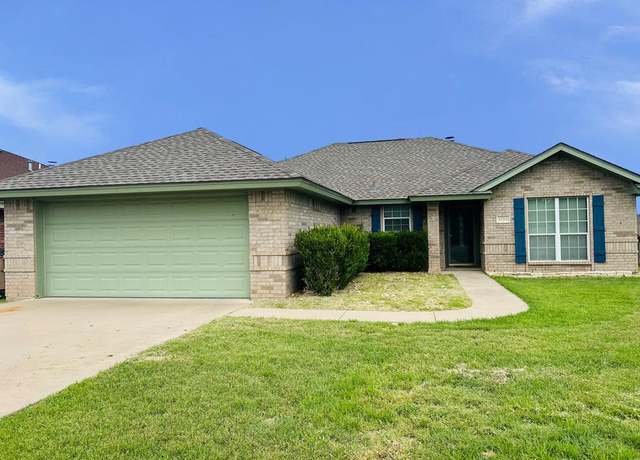 Property at 1102 Gordon Blvd, San Angelo, TX 76905, 3 beds, 2 baths