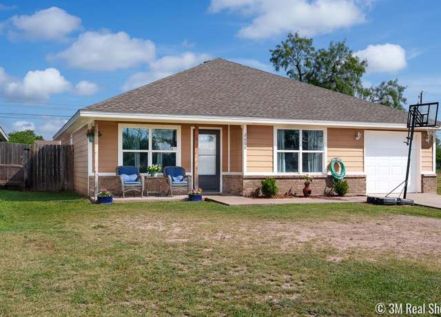 Property at 2608 Lindell Ave, San Angelo, TX 76901, 3 beds, 2 baths