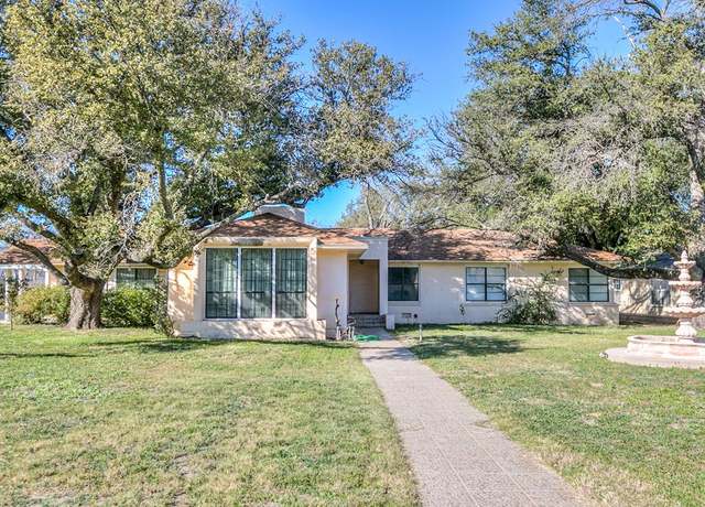 Property at 2420 Live Oak St, San Angelo, TX 76901, 4 beds, 2.5 baths