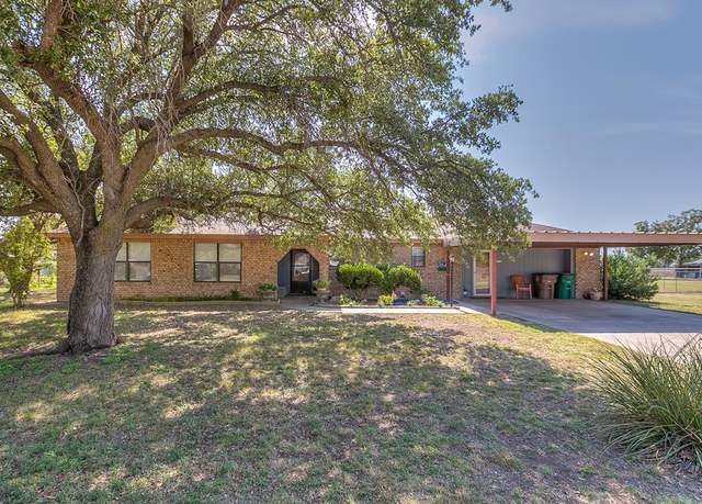 Property at 1027 Butterfly Ln, San Angelo, TX 76905, 3 beds, 2 baths