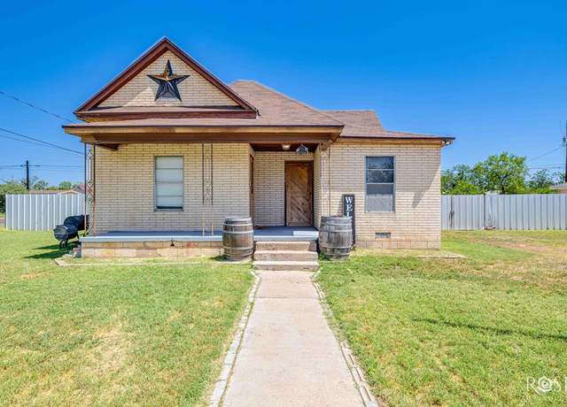 Property at 606 E 17th St, San Angelo, TX 76903, 2 beds, 1.5 baths