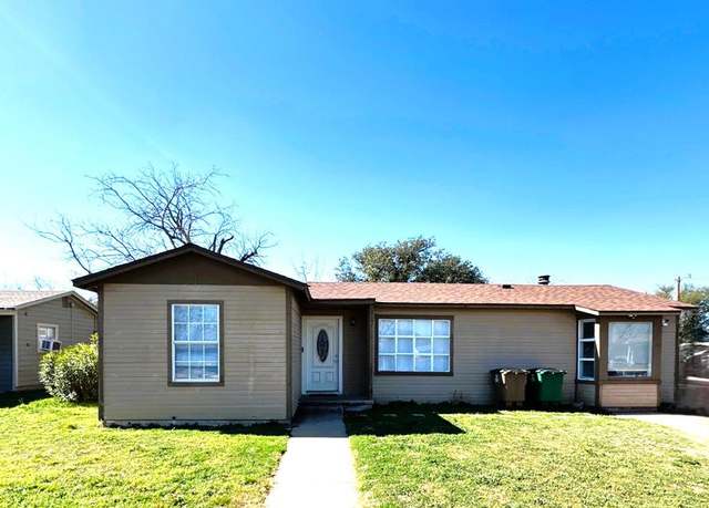 Property at 1101 Clairmont St, San Angelo, TX 76903, 3 beds, 2 baths