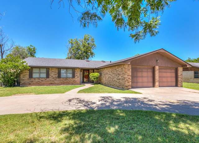 Property at 906 Country Club Dr, Ballinger, TX 76821, 3 beds, 2 baths