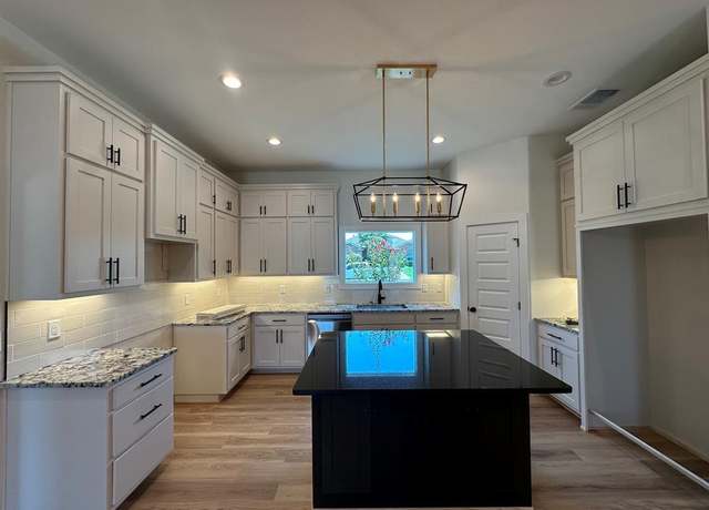 Property at 3604 Grandview Dr, San Angelo, TX 76904, 4 beds, 3.5 baths