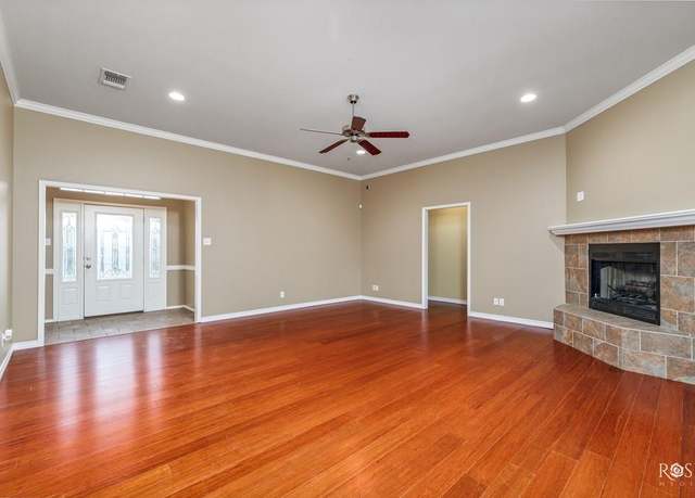 Property at 3609 Shadyhill Dr, San Angelo, TX 76904, 4 beds, 3 baths