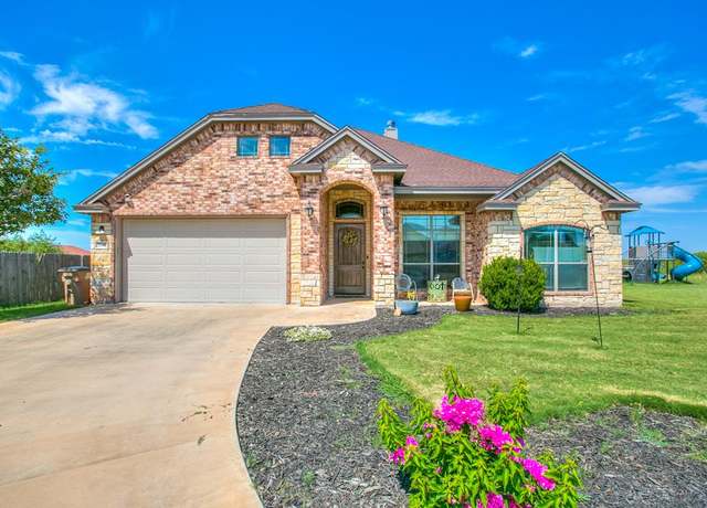 Property at 3901 Margaret Ln, San Angelo, TX 76904, 4 beds, 2.5 baths