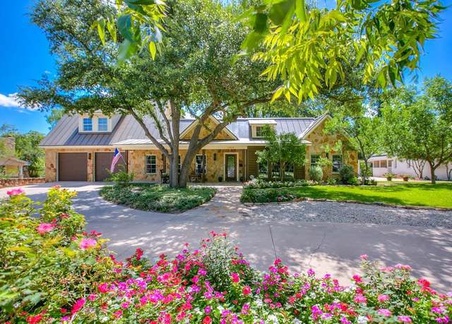Property at 1414 Paseo De Vaca St, San Angelo, TX 76901, 4 beds, 5 baths