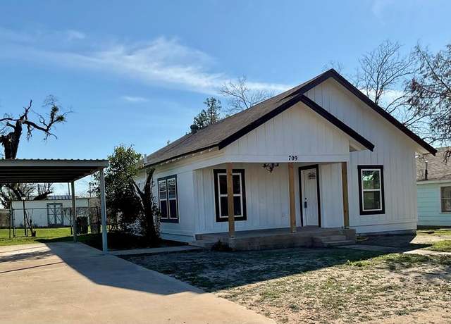 Property at 709 E Harris Ave, San Angelo, TX 76903, 2 beds, 1 bath