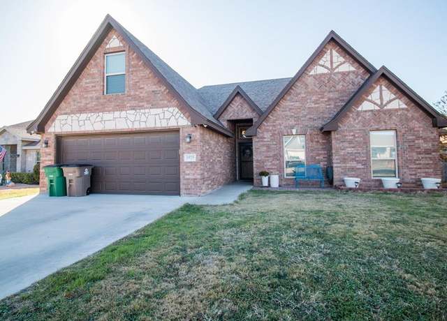 Property at 1925 Pine Valley St, San Angelo, TX 76904, 5 beds, 2 baths