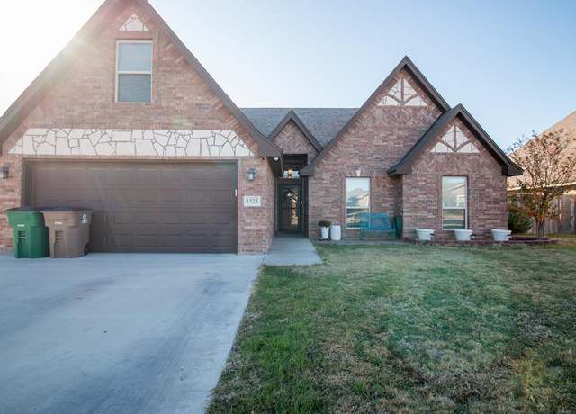 Property at 1925 Pine Valley St, San Angelo, TX 76904, 5 beds, 2 baths