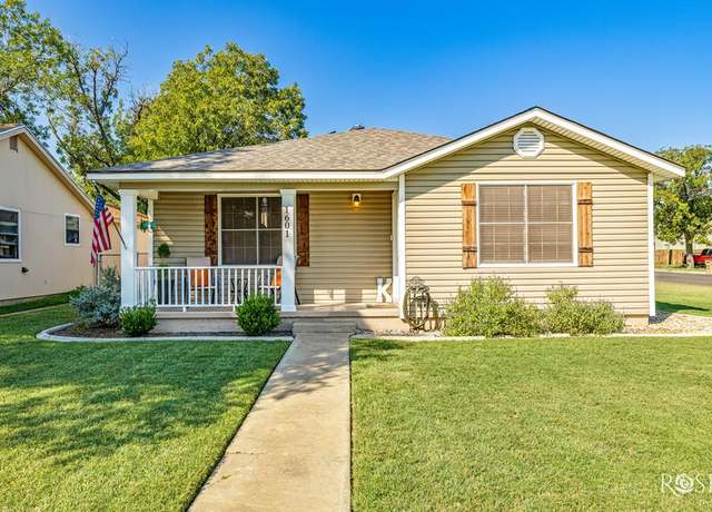 Property at 1601 S Jackson St, San Angelo, TX 76903, 3 beds, 2 baths