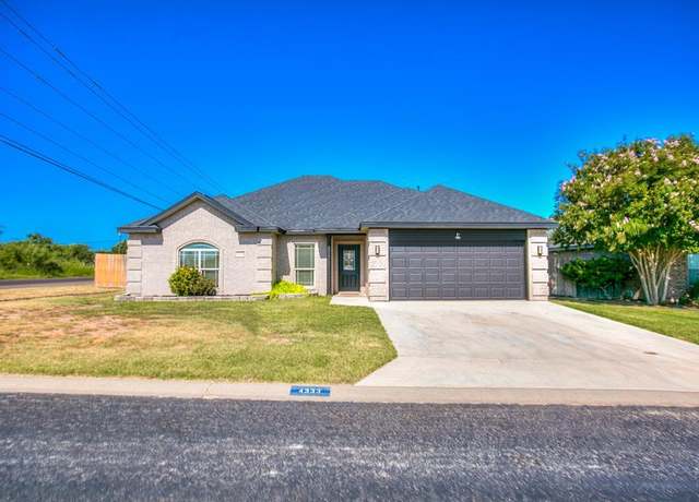 Property at 4333 Chisholm Trl, San Angelo, TX 76903, 3 beds, 2 baths