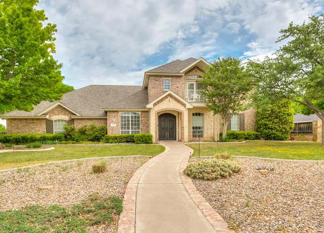 Property at 1218 Ashford Dr, San Angelo, TX 76901, 3 beds, 2.5 baths