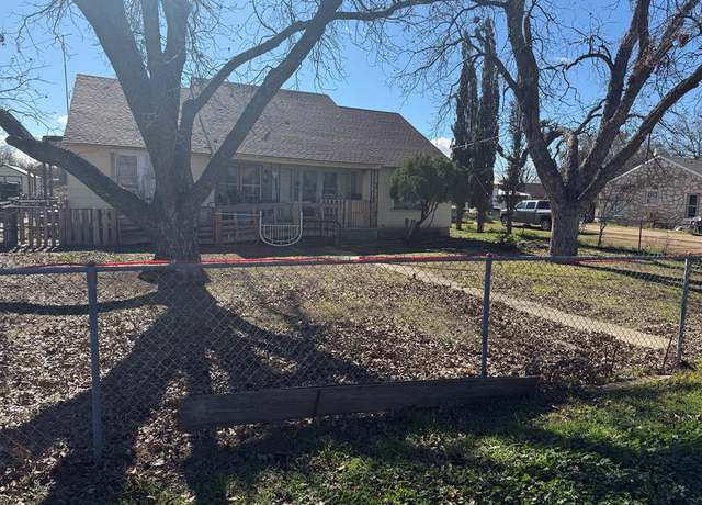 Property at 53 E 39th St, San Angelo, TX 76903, 4 beds, 1 bath