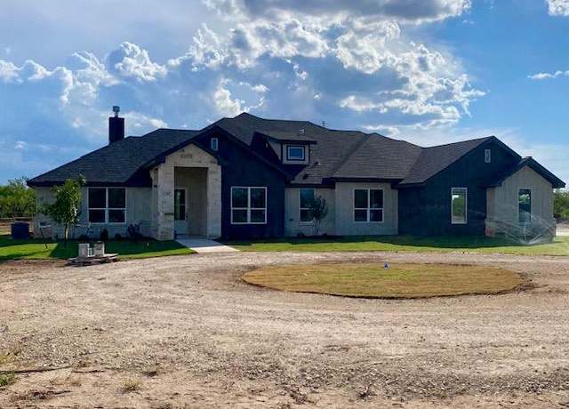 Property at 10457 Franklin Trl, San Angelo, TX 76904, 5 beds, 4.5 baths