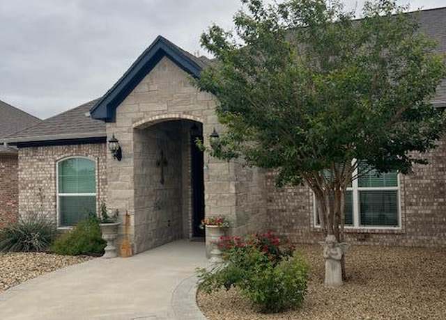 Property at 5876 Bridlewood Ct, San Angelo, TX 76904, 4 beds, 2 baths