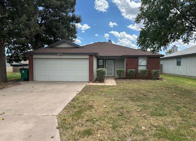 Property at 2621 Mcgill Blvd, San Angelo, TX 76905, 3 beds, 2 baths