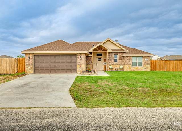 Property at 8079 Leopard Ln, San Angelo, TX 76901, 3 beds, 2 baths