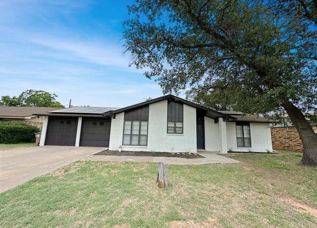 Property at 3114 Hummingbird Ln, San Angelo, TX 76904, 3 beds, 2 baths