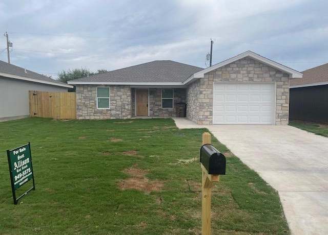 Property at 106 W Ave Ave S, San Angelo, TX 76901, 3 beds, 2 baths