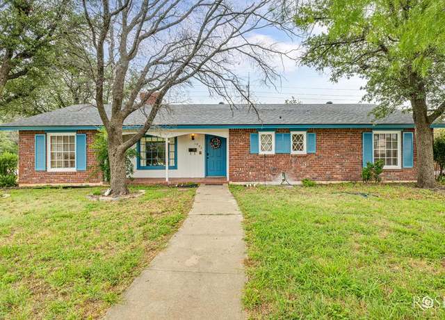 Property at 1902 College Hills Blvd, San Angelo, TX 76904, 3 beds, 2 baths